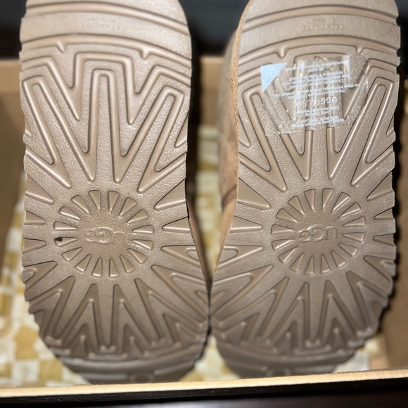 New UGG Neumel Boots in ‘Chestnut’ - (WMNS SIZE 7) - Picture 6 of 6